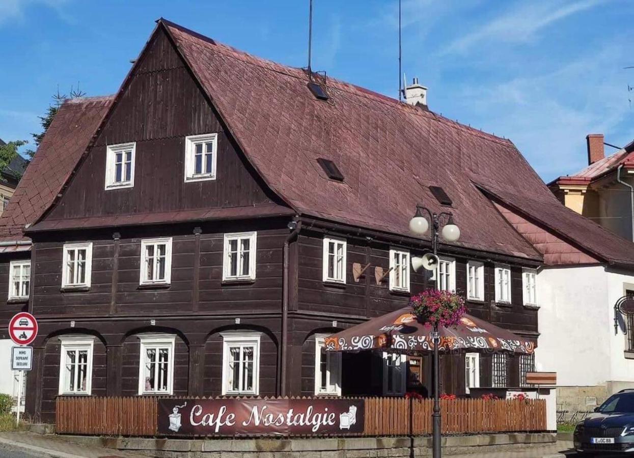 Cafe Nostalgie Dvouluzkovy Romanticky Pokoj Krásná Lípa Esterno foto